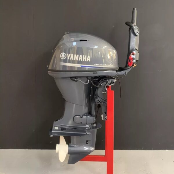 Yamaha 30 HP EFI outboard engine