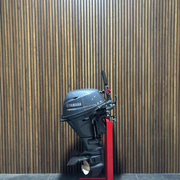 Yamaha 15 HP F15CMHS outboard engine